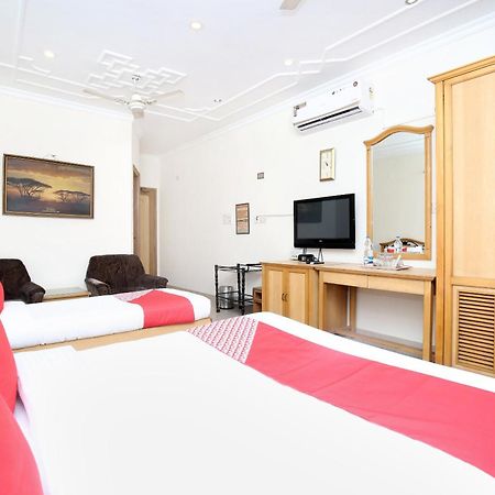 OYO 13877 Hotel Le Bon Ton Ludhiana Buitenkant foto