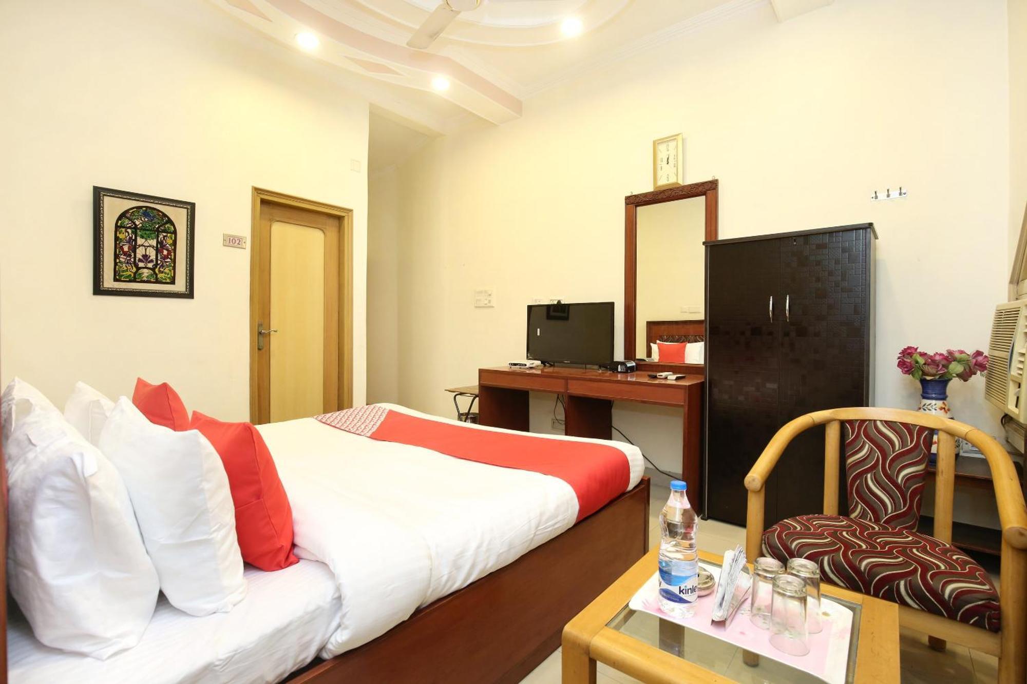 OYO 13877 Hotel Le Bon Ton Ludhiana Buitenkant foto