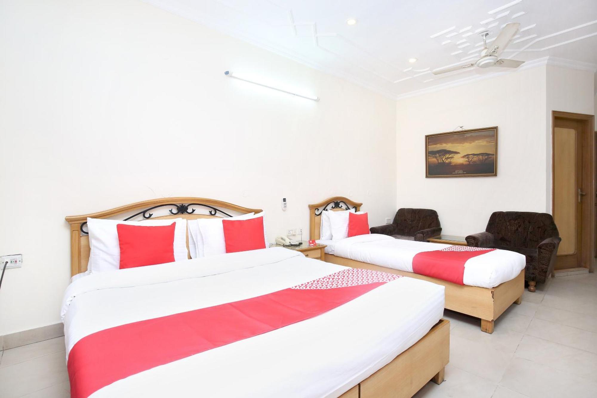 OYO 13877 Hotel Le Bon Ton Ludhiana Buitenkant foto