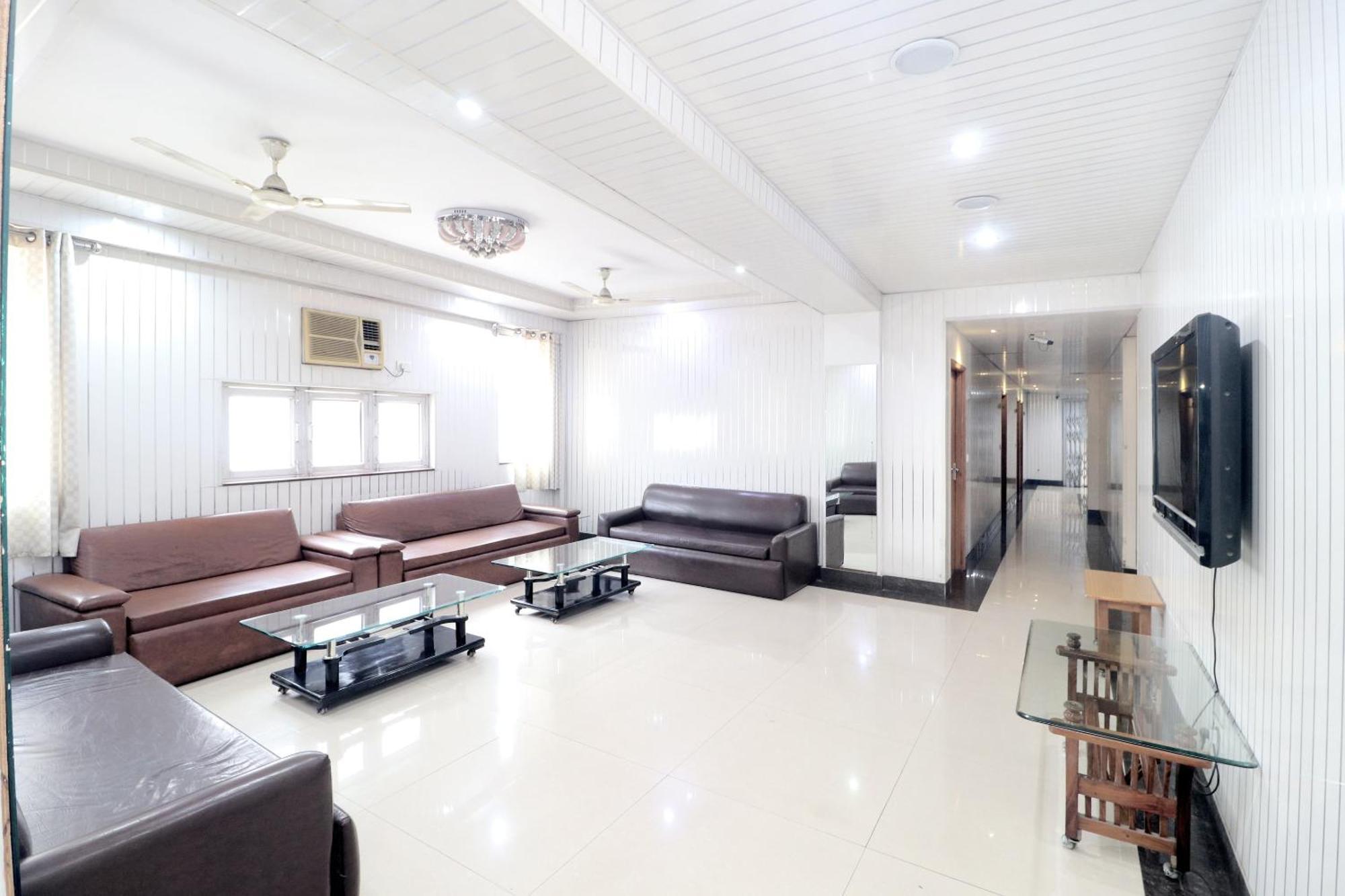OYO 13877 Hotel Le Bon Ton Ludhiana Buitenkant foto